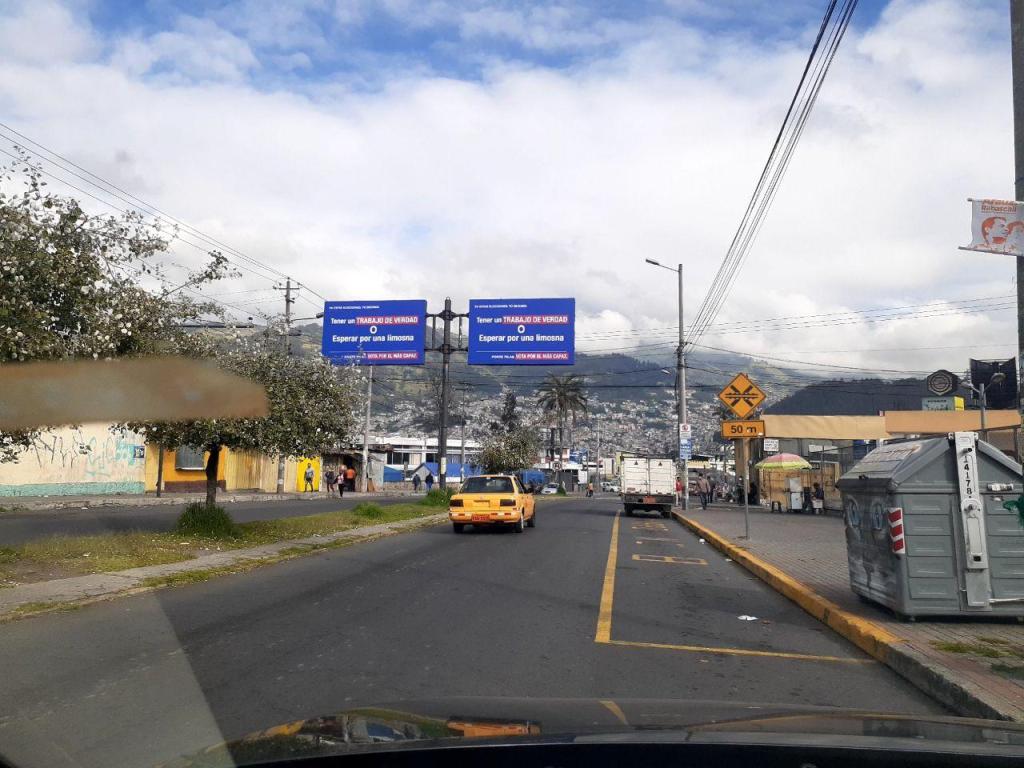 Vallas en valles de Quito